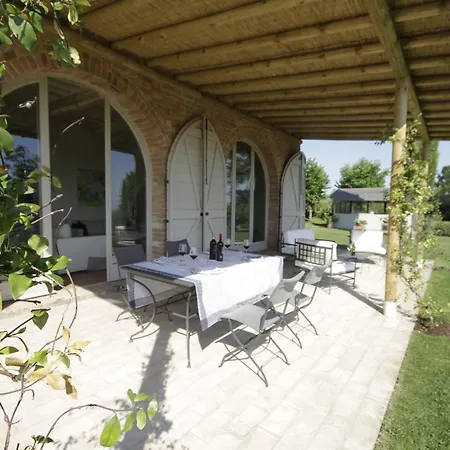 Vitaroccia, Villa
